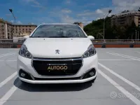 Usata Peugeot 208 Active 102 CV (75 kW) 2019 Bianco Utilitaria