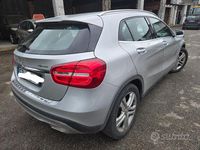 Usata Mercedes GLA180 109 CV (80 kW) 2015 Grigio SUV
