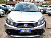 Usata Dacia Sandero Stepway 90 CV (66 kW) 2011 Argento Berlina