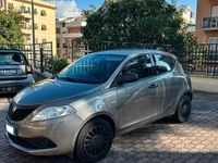 Usata Lancia Ypsilon 80 CV (58 kW) 2020 Grigio Utilitaria
