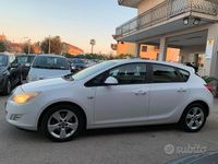 Usata Opel Astra Cosmo 150 CV (110 kW) 2010 Bianco Berlina