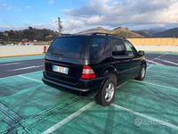 Usata Mercedes ML320 218 CV (160 kW) 2001 Nero SUV