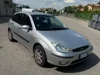 Usata Ford Focus Zetec 100 CV (73 kW) 2005 Grigio Berlina