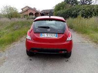 Usata Lancia Ypsilon Gold 69 CV (50 kW) 2022 Rosso Utilitaria