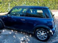 Begagnad Mini ONE 2002 Blå Halvkombi