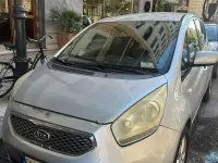 Usado Kia Venga EX 90 CV (66 kW) 2010 Plateado Utilitario