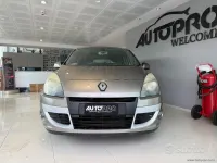 Usata Renault Scénic Dynamique 110 CV (80 kW) 2011 Beige Monovolume