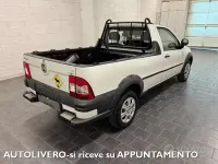 Usata Fiat Strada 95 CV (69 kW) 2012 Bianco