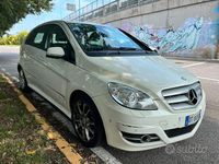 Usata Mercedes B200 140 CV (102 kW) 2009 Monovolume