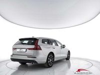Käytetty Volvo V60 R-Design 150 HP (110 kW) 2020 Harmaa Farmari