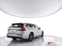 Usata Volvo V60 R-Design Momentum 150 CV (110 kW) 2020 Grigio Station wagon