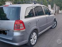 Usata Opel Zafira 150 CV (110 kW) 2008 Grigio Monovolume