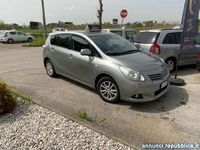 usata Toyota Avensis Verso 2.0 D Sol 7 posti Preganziol