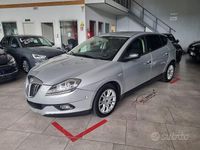 Usado Lancia Delta 190 CV (139 kW) 2011 Gris Utilitario