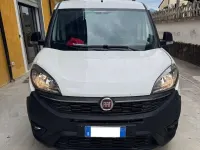 Usata Fiat Doblò Lounge 105 CV (77 kW) 2022 Bianco Monovolume
