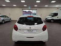 Usata Peugeot 208 Active 82 CV (60 kW) 2019 Bianco Utilitaria