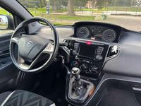 Usata Lancia Ypsilon Gold 69 CV (50 kW) 2016 Blu/azzurro Utilitaria