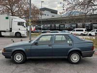 Usata Alfa Romeo 75 120 CV (88 kW) 1990 Blu Berlina