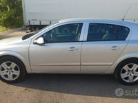 Usata Opel Astra 115 CV (84 kW) 2009 Grigio Berlina