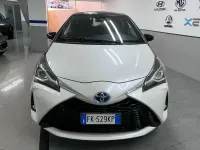 Begagnad Toyota Yaris Hybrid Style 73 HK (53 kW) 2017 Vit Sedan