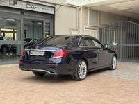 Usata Mercedes E220 Premium 194 CV (142 kW) 2019 Blu Berlina