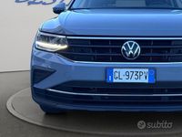 Usata VW Tiguan Life 150 CV (110 kW) 2022 Grigio chiaro SUV
