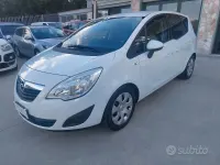 Usata Opel Meriva 95 CV (69 kW) 2011 Bianco Monovolume