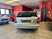 Usata Mercedes C220 Elegance 150 CV (110 kW) 2006 Argento Station wagon