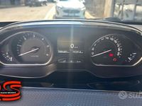 Usata Peugeot 2008 Allure 100 CV (73 kW) 2015 Bianco SUV