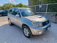Usata Toyota RAV4 116 CV (85 kW) 2004 Grigio SUV