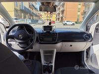 Usata VW up! Move 68 CV (50 kW) 2019 Bianco Utilitaria
