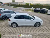 Usata VW Golf VII Life 131 CV (96 kW) 2021 Bianco Utilitaria