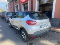Usata Renault Captur Intens 90 CV (66 kW) 2017 Grigio SUV