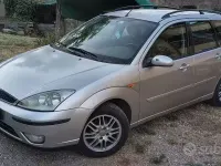Usata Ford Focus 100 CV (73 kW) 2002 Grigio Station wagon