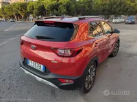 Usata Kia Stonic 100 CV (73 kW) 2019 Rosso SUV