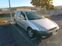 Usata Ford Focus Zetec 101 CV (74 kW) 2004 Grigio Berlina