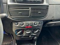 Usata Fiat Punto Active 60 CV (44 kW) 2004 Blu/azzurro Berlina