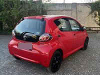 Usata Toyota Aygo 68 CV (50 kW) 2011 Rosso Utilitaria