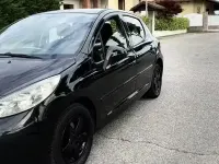 Usata Peugeot 207 95 CV (69 kW) 2008 Nero Berlina