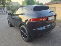 Usata Jaguar E-Pace R-Dynamic 163 CV (119 kW) 2022 Santorini black metallizzato SUV