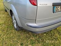 Usata Ford Focus Style 90 CV (66 kW) 2007 Argento Station wagon