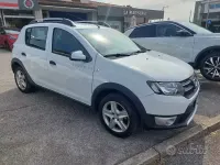 Usata Dacia Sandero Prestige 90 CV (66 kW) 2014 Bianco pastello Berlina