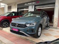 Usata VW T-Roc Life 116 CV (85 kW) 2022 Blu SUV