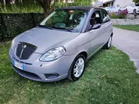 Usata Lancia Ypsilon 75 CV (55 kW) 2007 Argento Utilitaria