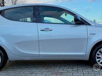 Usata Lancia Ypsilon 69 CV (50 kW) 2015 Grigio Utilitaria