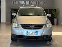 Begagnad VW Fox 54 HK (39 kW) 2008 Grå Halvkombi