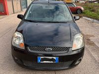 Usata Ford Fiesta 68 CV (50 kW) 2007 Nero Utilitaria