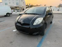 Usata Toyota Yaris 65 CV (47 kW) 2010 Nero Utilitaria