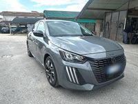Usata Peugeot 208 Allure 101 CV (74 kW) 2025 Grigio Utilitaria