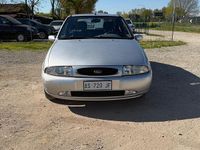 Usata Ford Fiesta 75 CV (55 kW) 1997 Grigio Utilitaria